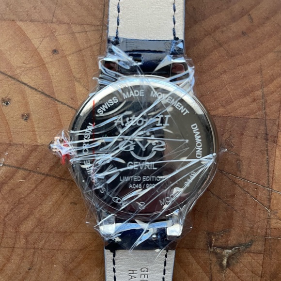 GV2 by Gevril Women\'s Astor II 9149-L5 Blue MOP Dial Diamond Leather Swiss Watch